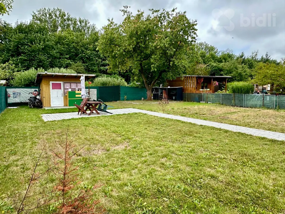 Pronájem zahrady 298 m²